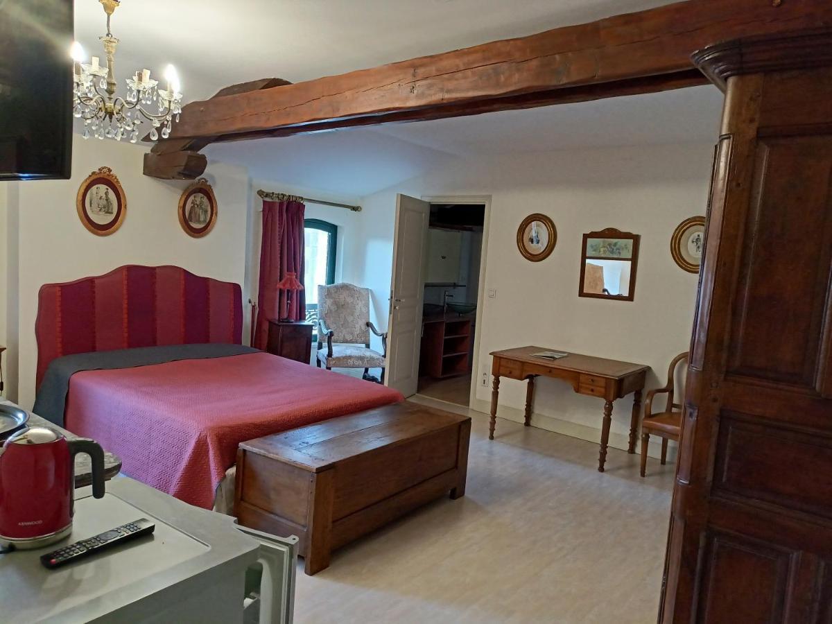 Bed and Breakfast Au Fond De La Cour Veyre-Monton Exterior foto