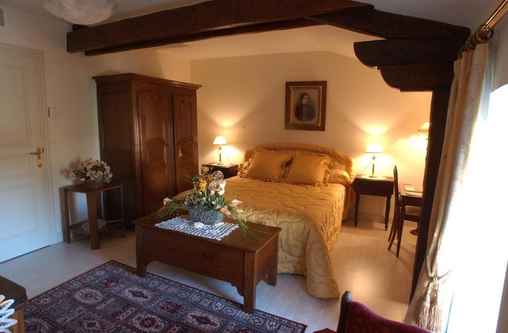 Bed and Breakfast Au Fond De La Cour Veyre-Monton Zimmer foto