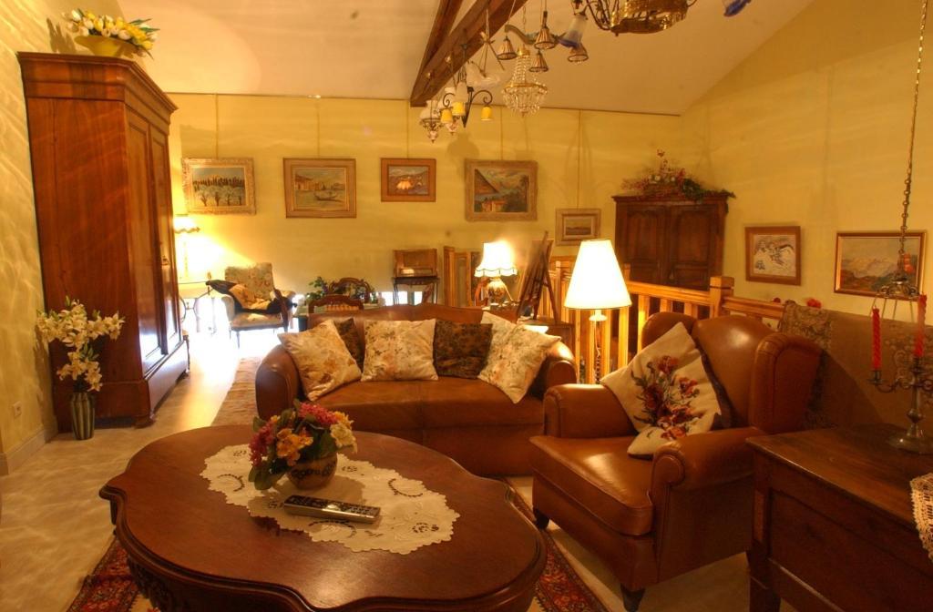 Bed and Breakfast Au Fond De La Cour Veyre-Monton Exterior foto
