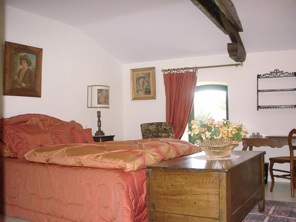 Bed and Breakfast Au Fond De La Cour Veyre-Monton Exterior foto