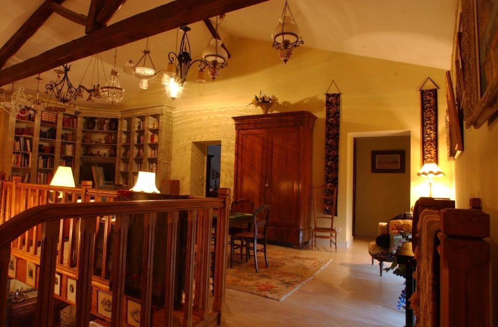 Bed and Breakfast Au Fond De La Cour Veyre-Monton Exterior foto