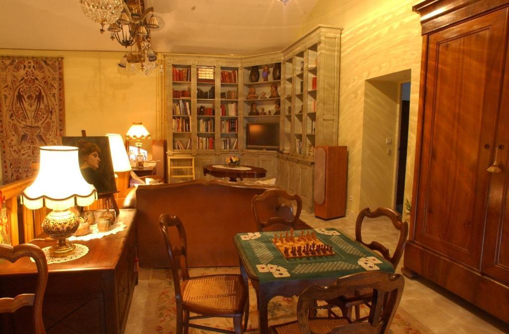 Bed and Breakfast Au Fond De La Cour Veyre-Monton Exterior foto