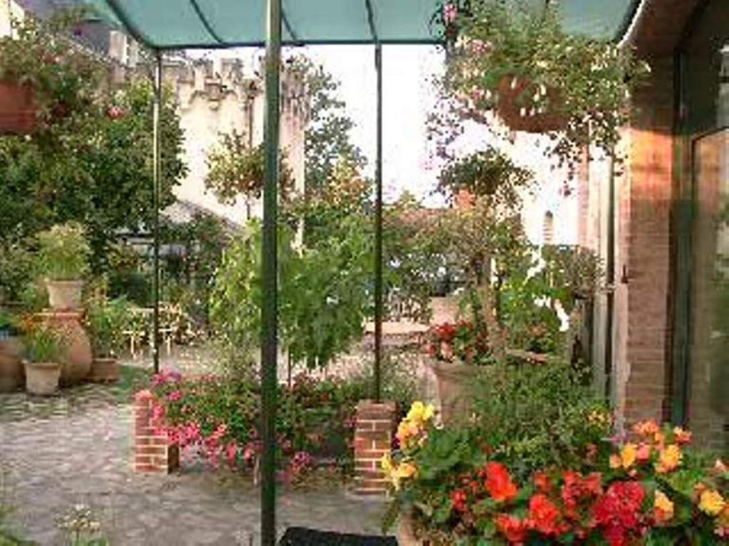 Bed and Breakfast Au Fond De La Cour Veyre-Monton Exterior foto