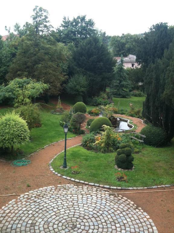 Bed and Breakfast Au Fond De La Cour Veyre-Monton Exterior foto